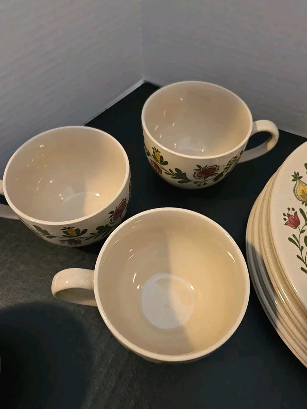 Johnson Brothers Gretchen 7 Tea/Coffee Cups & Salad/Dessert Plates